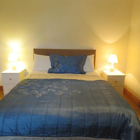 Grey Gables B&B 恩尼斯 外观 照片