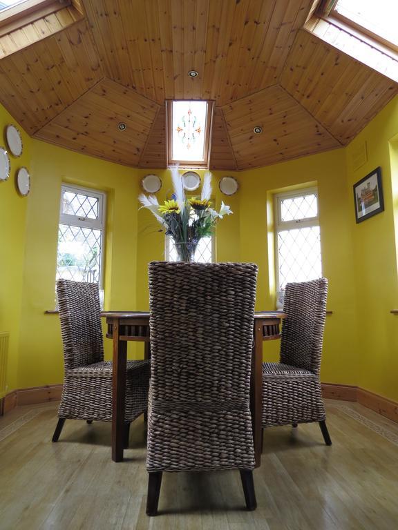 Grey Gables B&B 恩尼斯 外观 照片