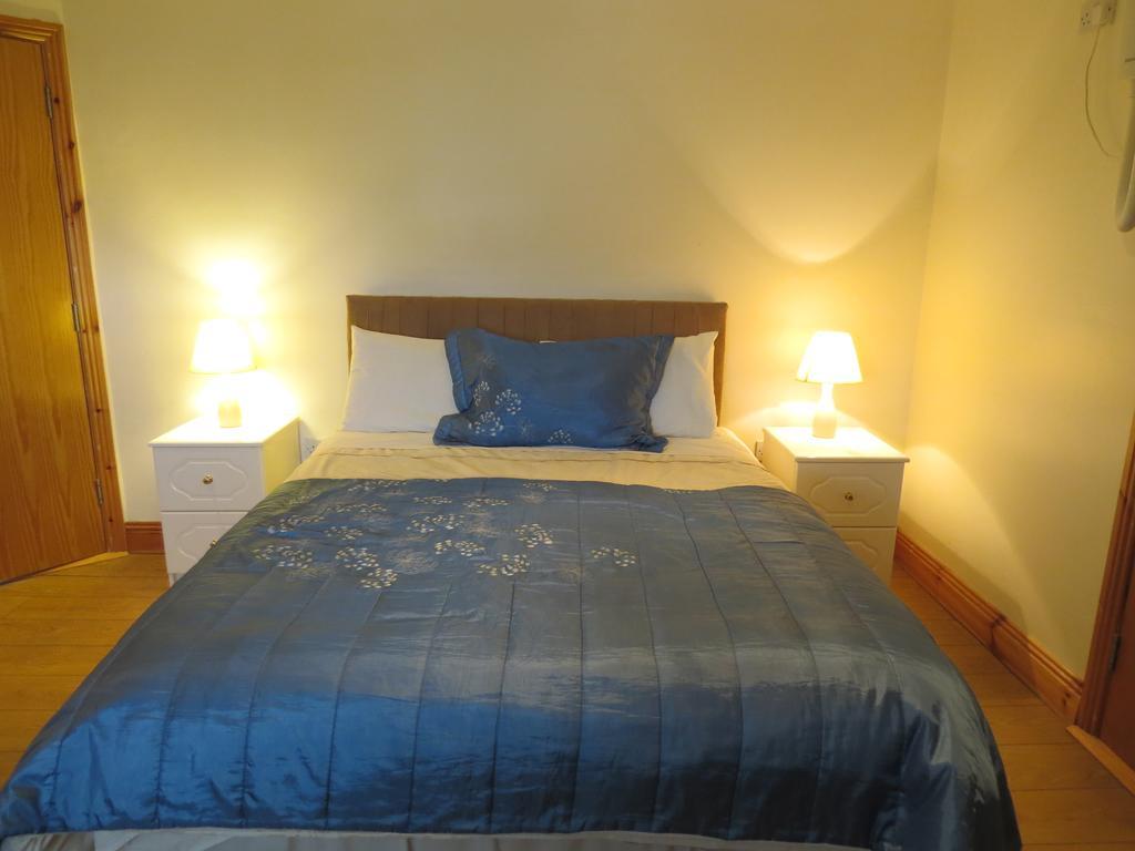 Grey Gables B&B 恩尼斯 外观 照片
