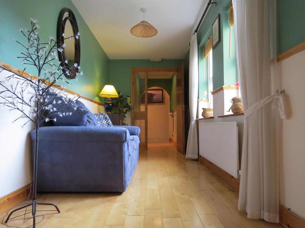 Grey Gables B&B 恩尼斯 外观 照片