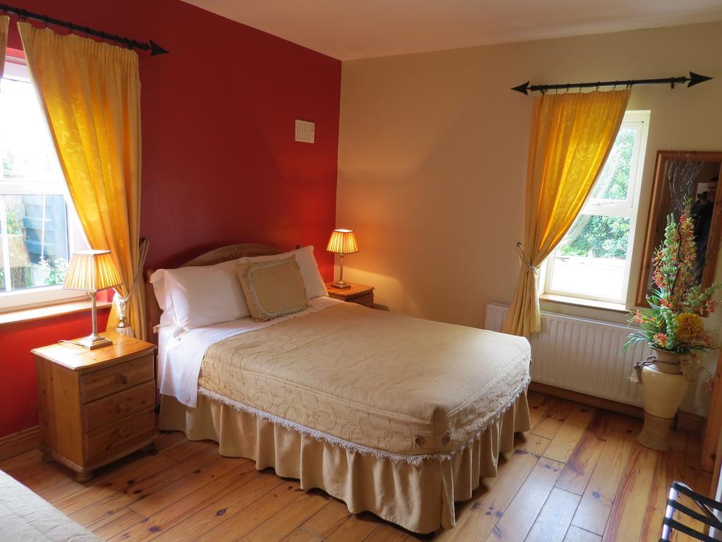 Grey Gables B&B 恩尼斯 外观 照片
