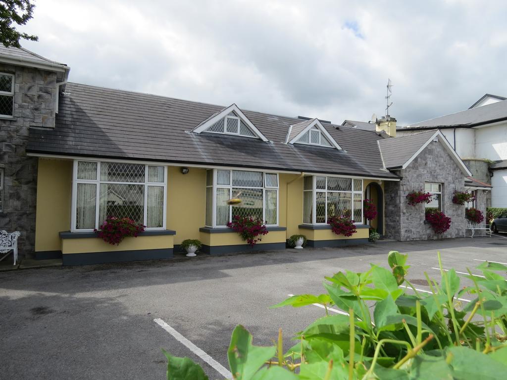 Grey Gables B&B 恩尼斯 外观 照片