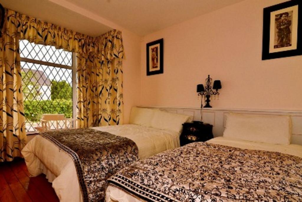 Grey Gables B&B 恩尼斯 外观 照片